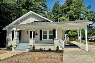 304 S Patterson St, Maxton, NC 28364 - Photo 1