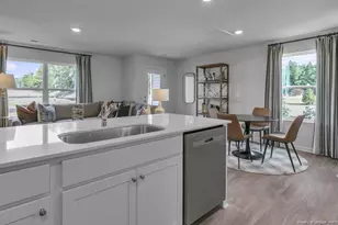 230 Maddox Dr, Aberdeen, NC 28315 - Photo 5