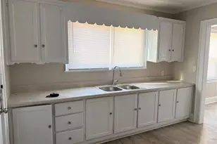 307 Hawthorne Dr, Fayetteville, NC 28301 - Photo 5