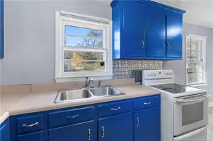 302 Brookwood Ave, Fayetteville, NC 28301 - Photo 11