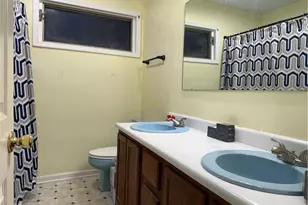 308 Lewis St, Red Springs, NC 28377 - Photo 17