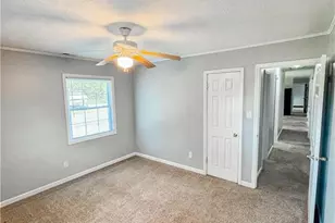 2879 County Line Rd, Saint Pauls, NC 28384 - Photo 9