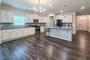 4304 Scout Cp Dr, Fayetteville, NC 28306 - Photo 9