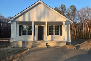 122 Jenkins St, Dunn, NC 28334 - Photo 1