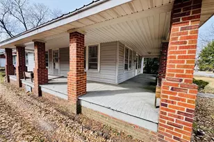 411 Carthage Rd, Lumberton, NC 28358 - Photo 3