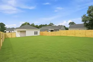 802 Holmes St, Clinton, NC 28328 - Photo 3