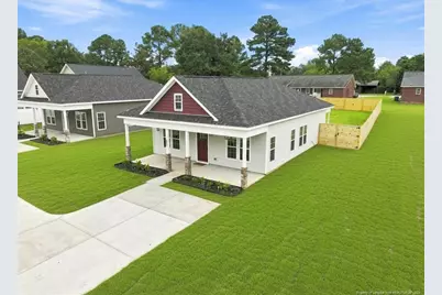 802 Holmes Street, Clinton, NC 28328 - Photo 5