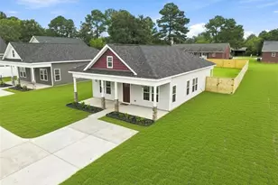 802 Holmes St, Clinton, NC 28328 - Photo 5