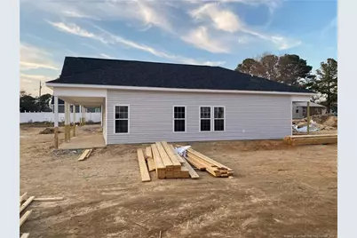 802 Holmes Street, Clinton, NC 28328 - Photo 3