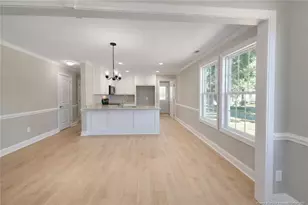 804 Holmes St, Clinton, NC 28328 - Photo 3