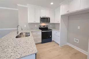 804 Holmes St, Clinton, NC 28328 - Photo 7