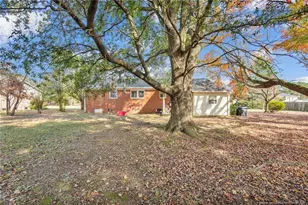125 W Palmer St, Raeford, NC 28376 - Photo 21