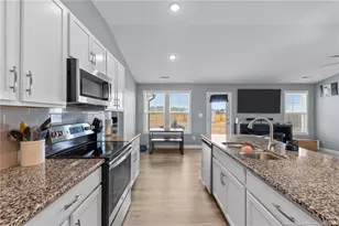 522 Carolina Church Rd, Saint Pauls, NC 28384 - Photo 11