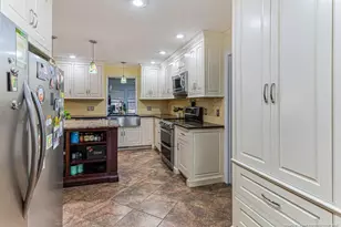 215 Northview Dr, Fayetteville, NC 28303 - Photo 9