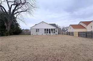 136 Mosswood Dr, Raeford, NC 28376 - Photo 9