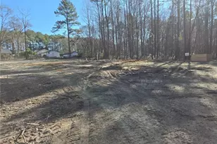 153 Sandalwood Dr, Spring Lake, NC 28390 - Photo 3