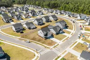 258 Rough Rdg Trl, Aberdeen, NC 28315 - Photo 3