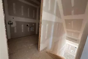 258 Rough Rdg Trl, Aberdeen, NC 28315 - Photo 11