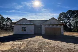 725 Porter Rd, Hope Mills, NC 28376 - Photo 1