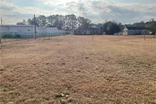 1725 Cumberland Dr, Fayetteville, NC 28311 - Photo 11