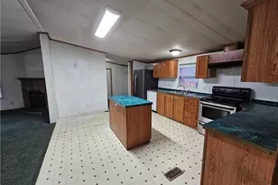 21981 McIntosh Rd, Wagram, NC 28396 - Photo 5