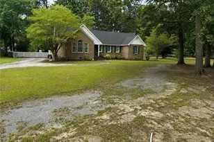 3025 Princeton St, Lumberton, NC 28360 - Photo 1