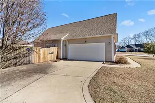 2053 Yellowbrick Rd, Fayetteville, NC 28314 - Photo 5