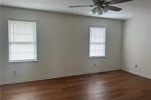 3702-1 Cliffridge Dr, Lumberton, NC 28358 - Photo 5