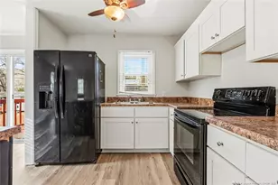 526 W Weatherspoon St, Sanford, NC 27330 - Photo 15