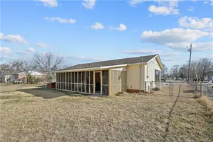 322 Lafayette Street S, Saint Pauls, NC 28384 - Photo 35