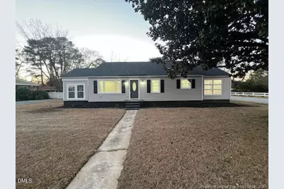 711 Memorial Avenue, Dunn, NC 28334 - Photo 1