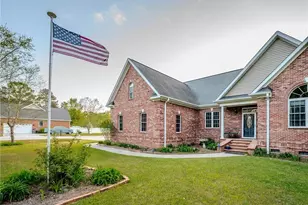 21 Brownstone Dr, Lumberton, NC 28360 - Photo 3