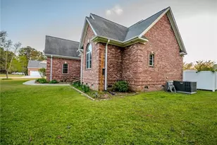 21 Brownstone Dr, Lumberton, NC 28360 - Photo 45