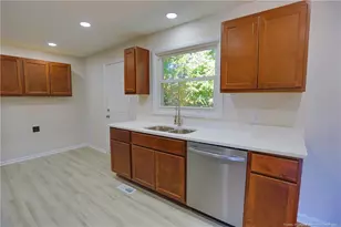 222 Odell Rd, Spring Lake, NC 28390 - Photo 5