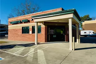 104 W 27th St, Lumberton, NC 28358 - Photo 1