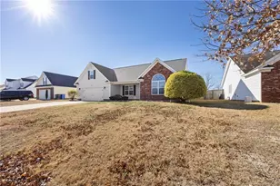 1944 Yellowbrick Rd, Fayetteville, NC 28314 - Photo 5