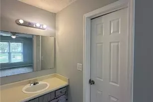 9598 Holbrook Ln, Fayetteville, NC 28314 - Photo 9