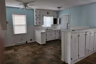 609 N Steele St, Sanford, NC 27330 - Photo 3