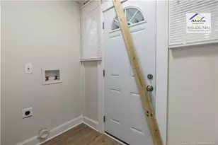 207 S Windsor Dr, Fayetteville, NC 28301 - Photo 9