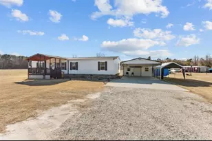 1619 Birtie Rd, Lumberton, NC 28358 - Photo 5