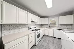 210 Brookwood Ave, Fayetteville, NC 28301 - Photo 15