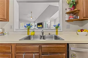 438 Georgetown Cir, Fayetteville, NC 28314 - Photo 9