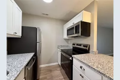 1128 Southwood Drive #7, Fayetteville, NC 28304 - Photo 9