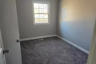 195 Gladiola Dr, Spring Lake, NC 28390 - Photo 5