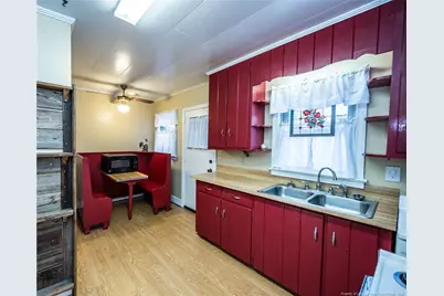 111 E McNeill Drive, Red Springs, NC 28377 - Photo 9