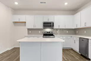 1025 Misty Creek Dr, Aberdeen, NC 28315 - Photo 11