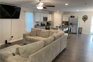 306 Melbourne Dr, Raeford, NC 28376 - Photo 3