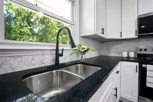 2031 Corrinna St, Fayetteville, NC 28301 - Photo 9