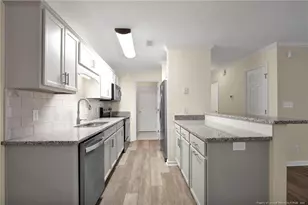 401 Meadowland Ct, Hope Mills, NC 28348 - Photo 5