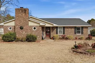 3718 Floyd Dr, Hope Mills, NC 28348 - Photo 1